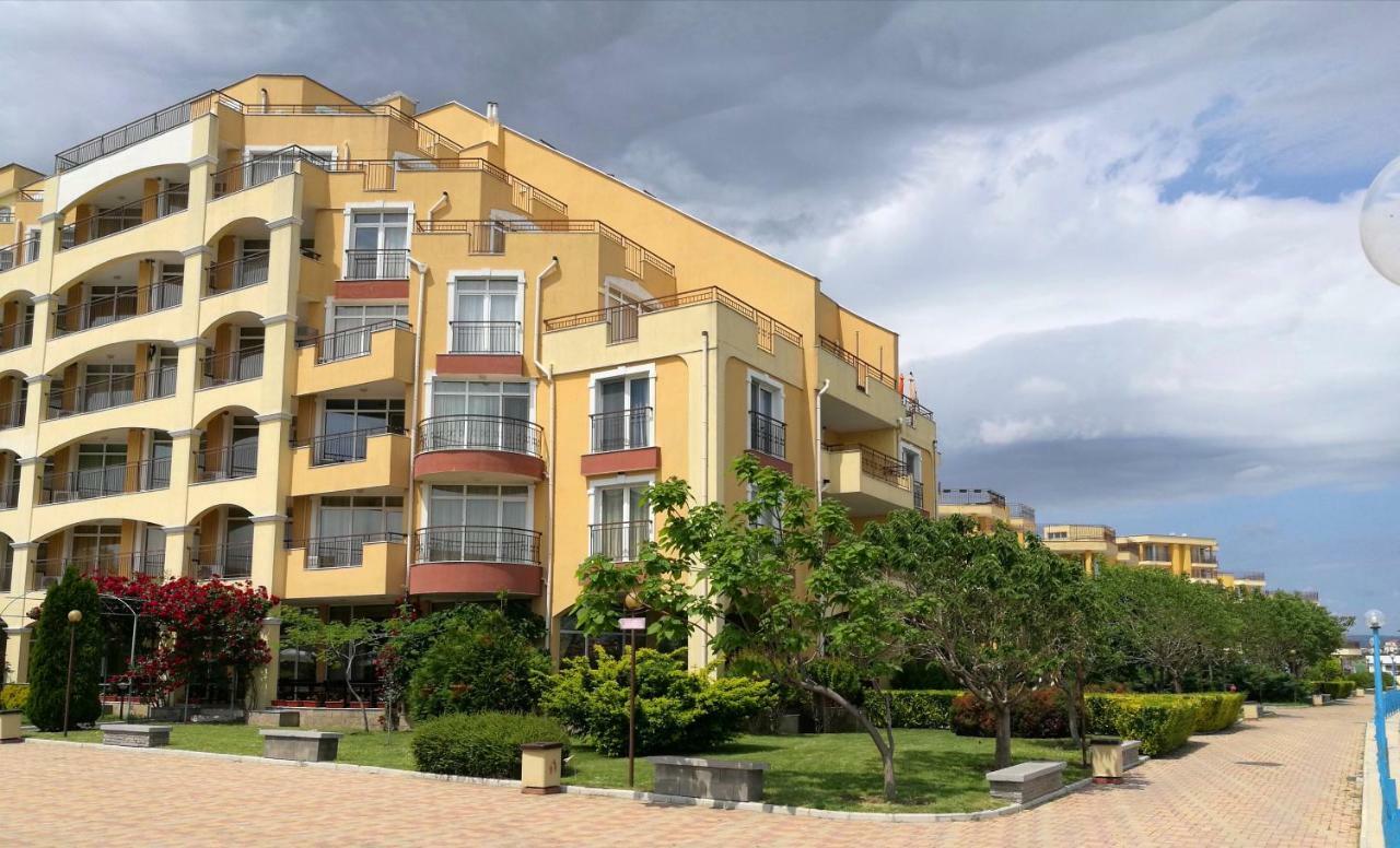 Akb Apartment Sea View Aheloy Exterior foto